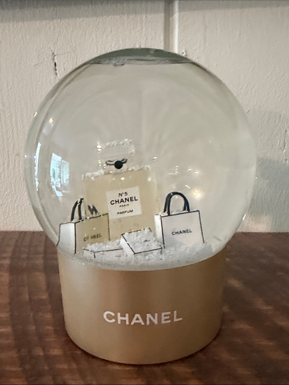 CHANEL No5 Perfume Bottle Snow Globe
